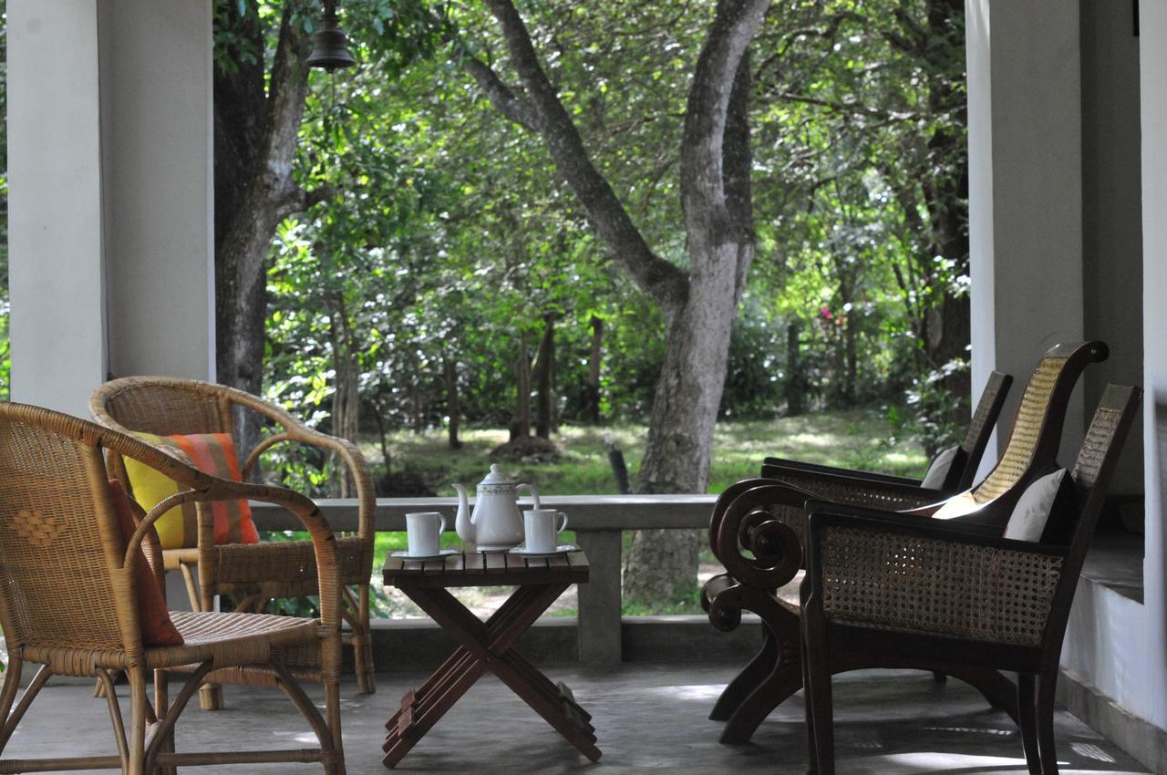 Waters Edge, Anuradhapura Villa Kültér fotó