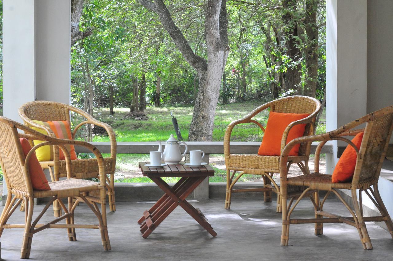 Waters Edge, Anuradhapura Villa Kültér fotó